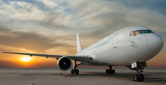 紐酷國際提供深圳機場直飛美國FBA空運渠道，時效4-6天提取，航班3、5、日每周3次。
