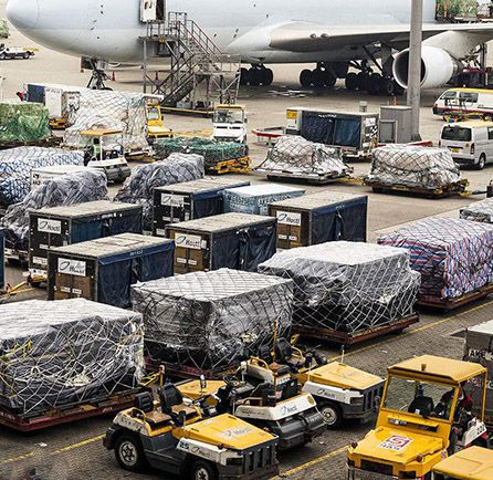貨值高、時效高的產品適合空運